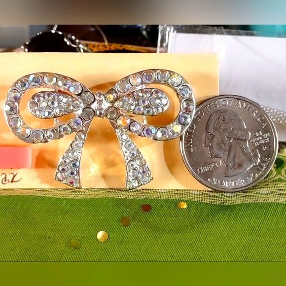 AB Crystal Bow Brooch - Picture 8 of 12